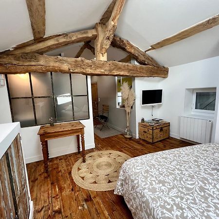 Les Hirondelles Du Marais Bed and Breakfast Riom Eksteriør billede
